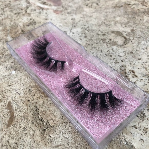 3D Lashes - Picture 2 of 5